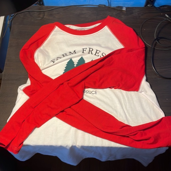 Christmas shirt, only been worn once. - Picture 2 of 3